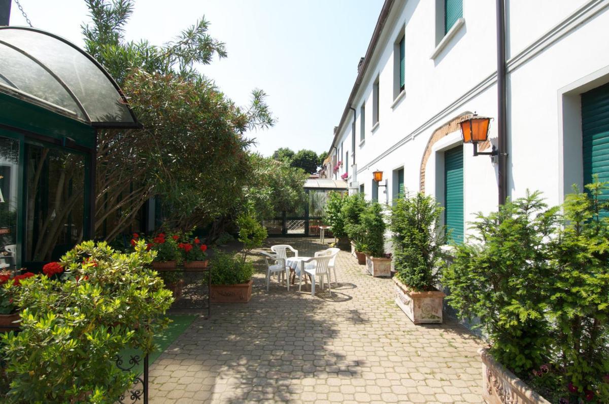 Hotel Il Granaio Porto Mantovano Dış mekan fotoğraf
