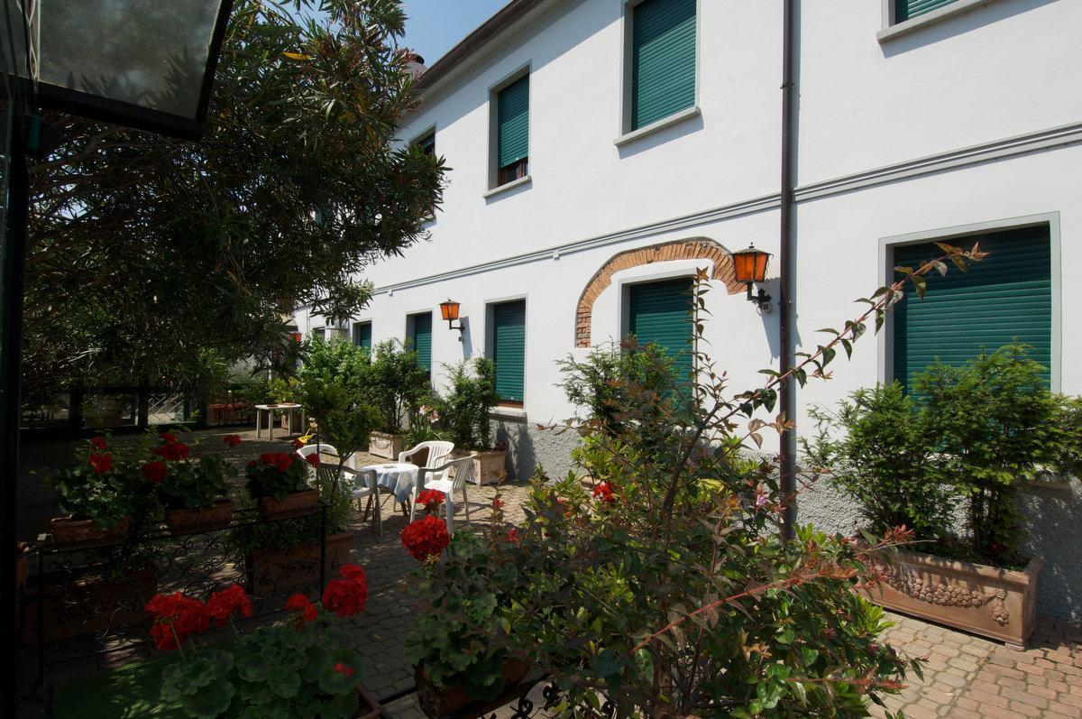 Hotel Il Granaio Porto Mantovano Dış mekan fotoğraf